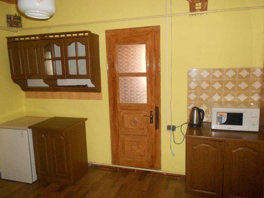 Sadyba Karpatskyi Vedmid Kosiv Esterno foto