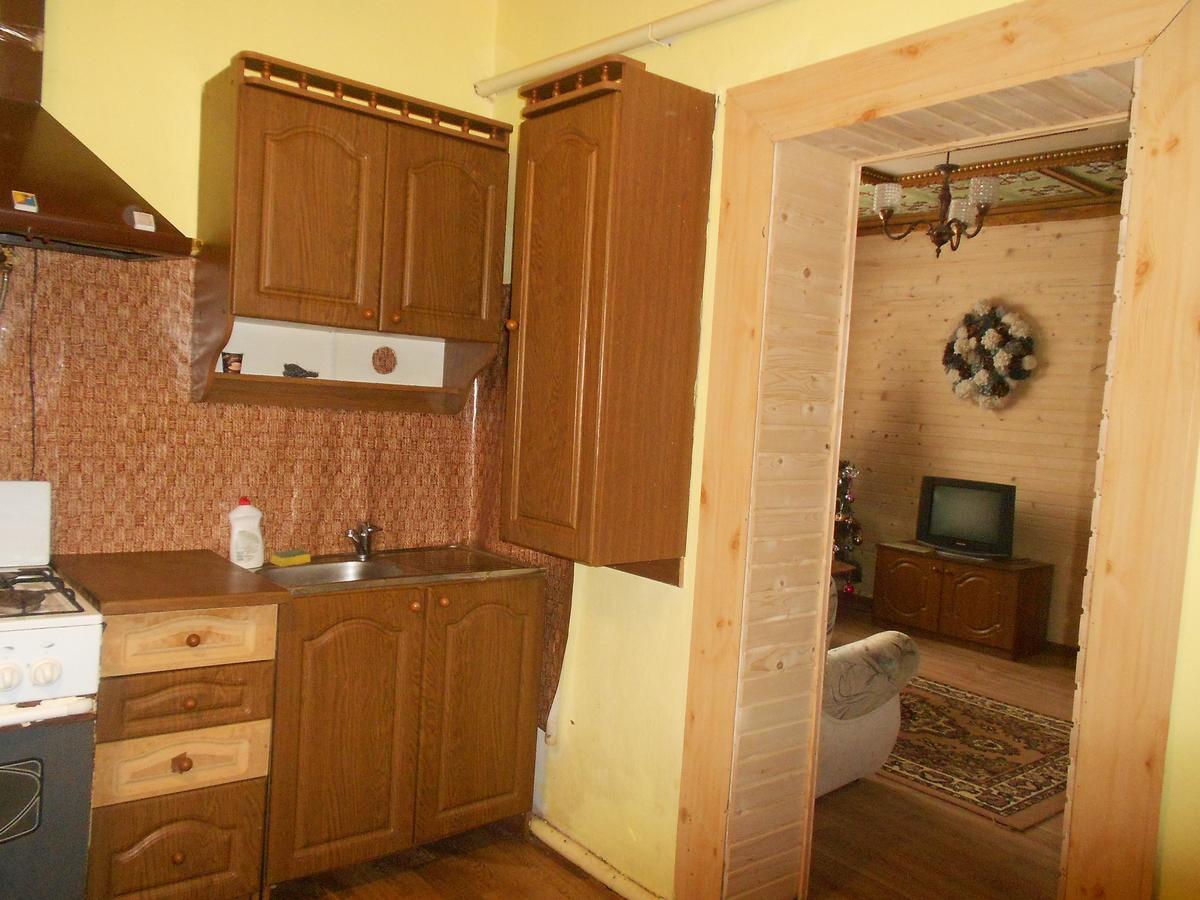 Sadyba Karpatskyi Vedmid Kosiv Esterno foto